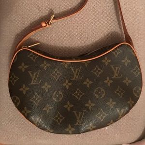 Louis Vuitton Pochette Croissant